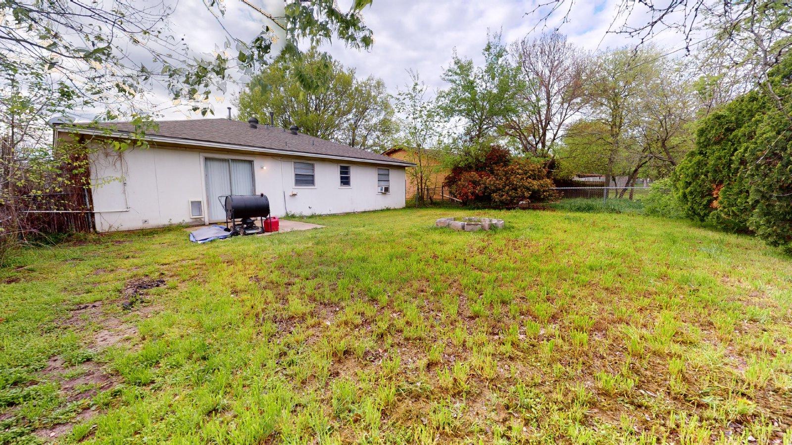 1208  S Dexter property image